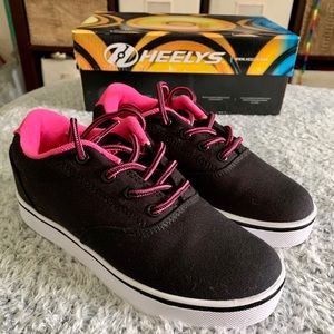 Girl’s Heely’s for sale!